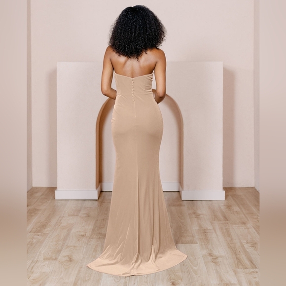 Reveley Quinn Velvet Maxi Strapless Dress In Gold Champagne Size 2 Women's - Picture 2 of 13